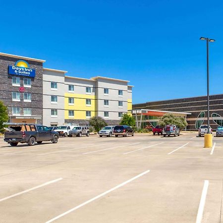 Days Inn & Suites By Wyndham Lubbock Medical Center Dış mekan fotoğraf