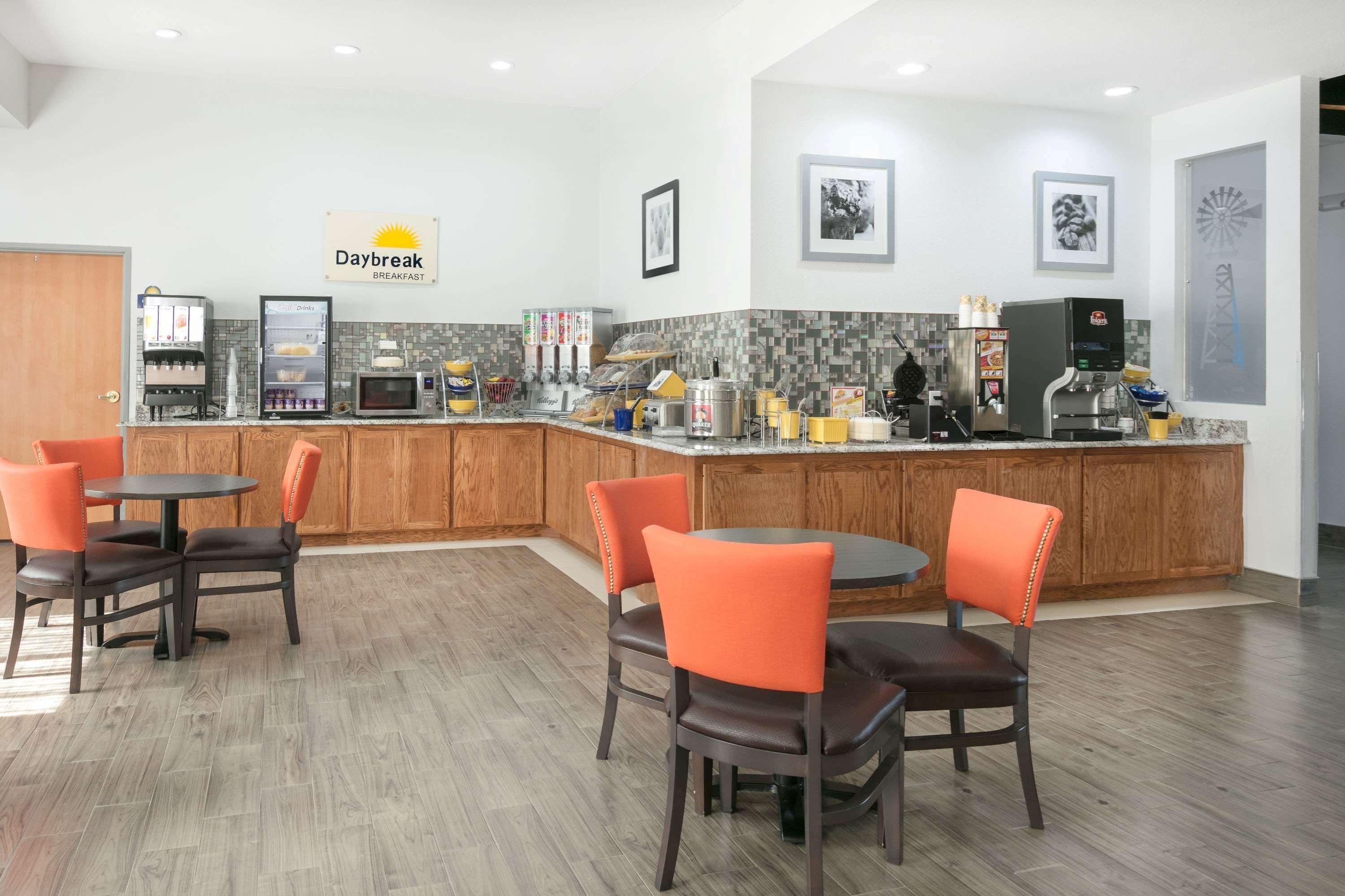 Days Inn & Suites By Wyndham Lubbock Medical Center Dış mekan fotoğraf