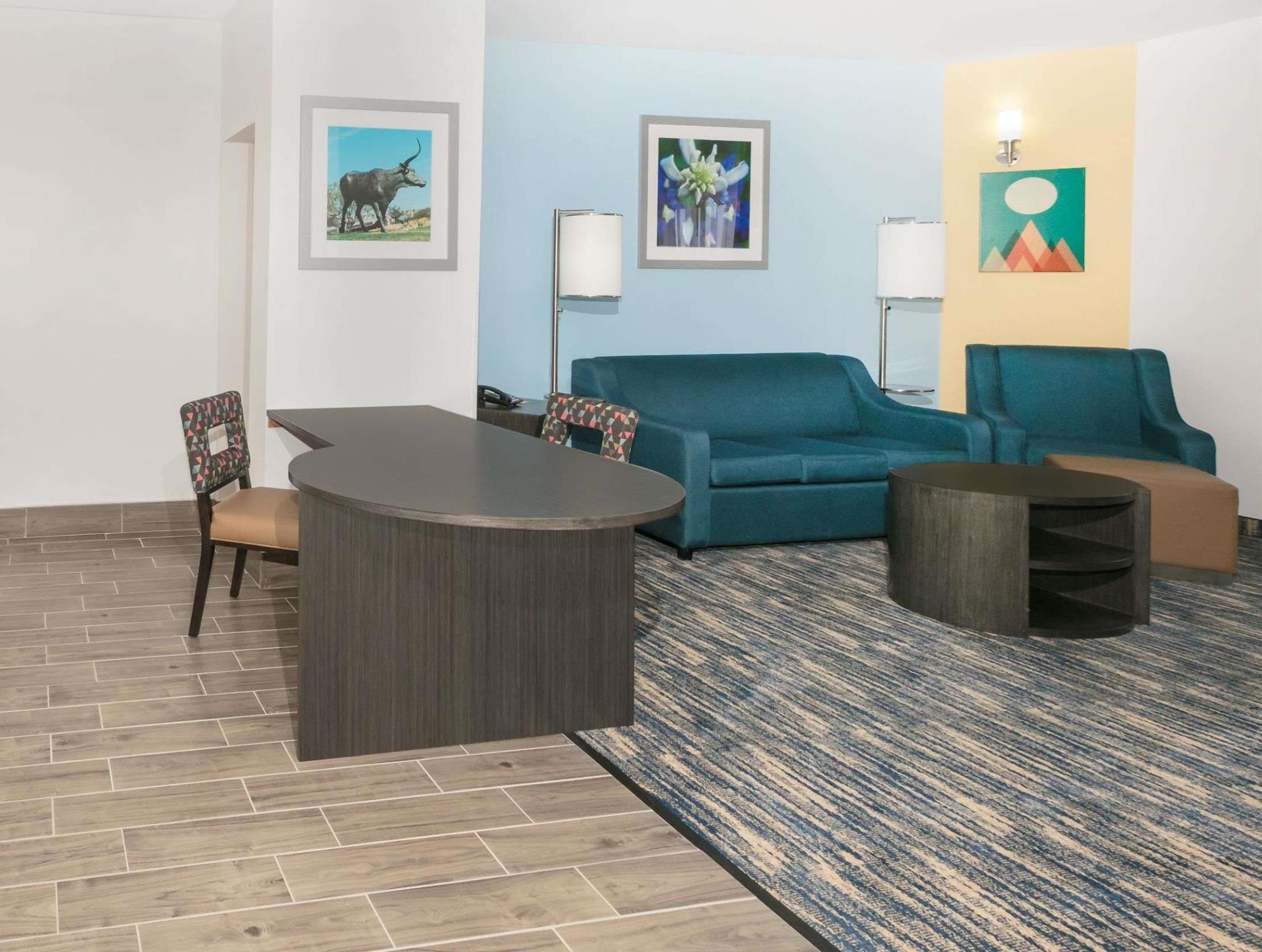 Days Inn & Suites By Wyndham Lubbock Medical Center Dış mekan fotoğraf