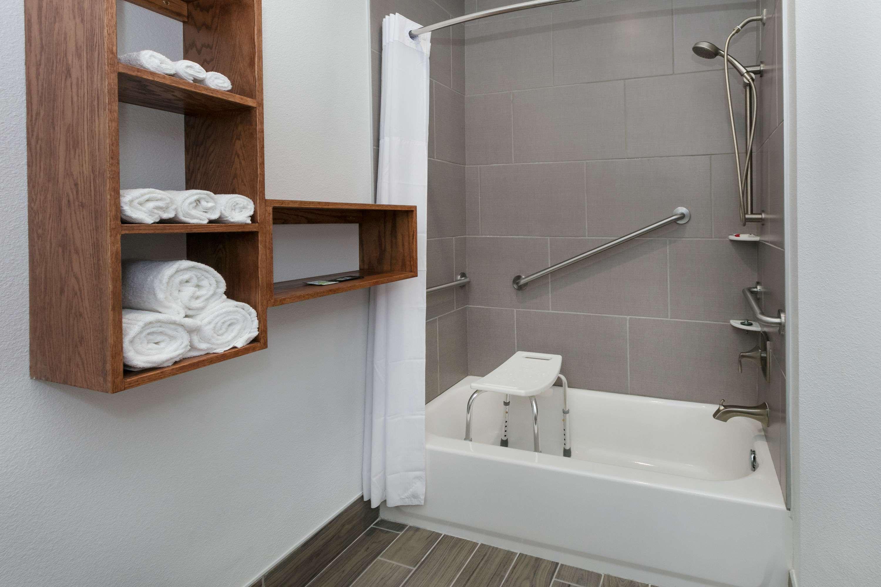 Days Inn & Suites By Wyndham Lubbock Medical Center Dış mekan fotoğraf