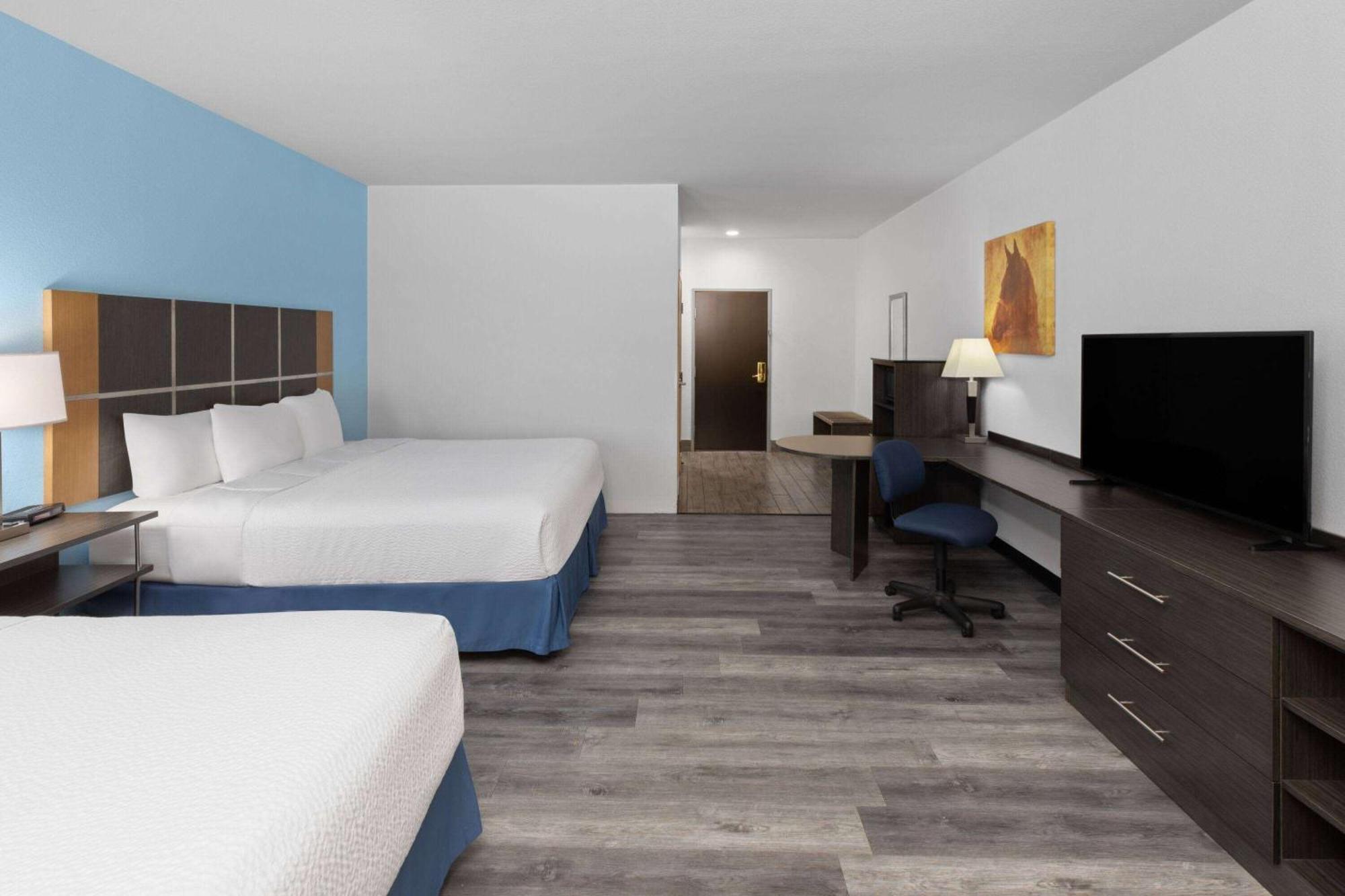 Days Inn & Suites By Wyndham Lubbock Medical Center Dış mekan fotoğraf