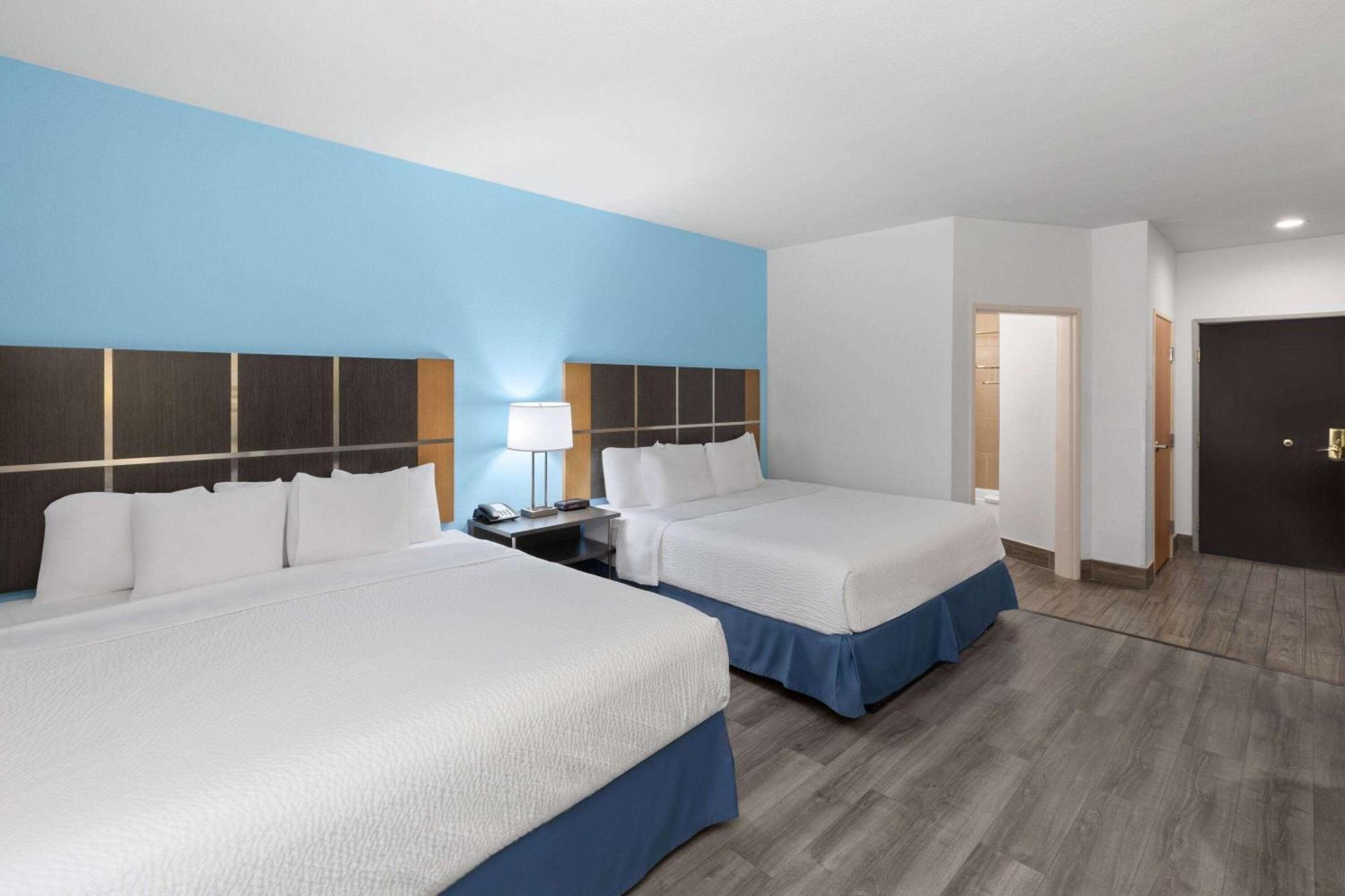 Days Inn & Suites By Wyndham Lubbock Medical Center Dış mekan fotoğraf