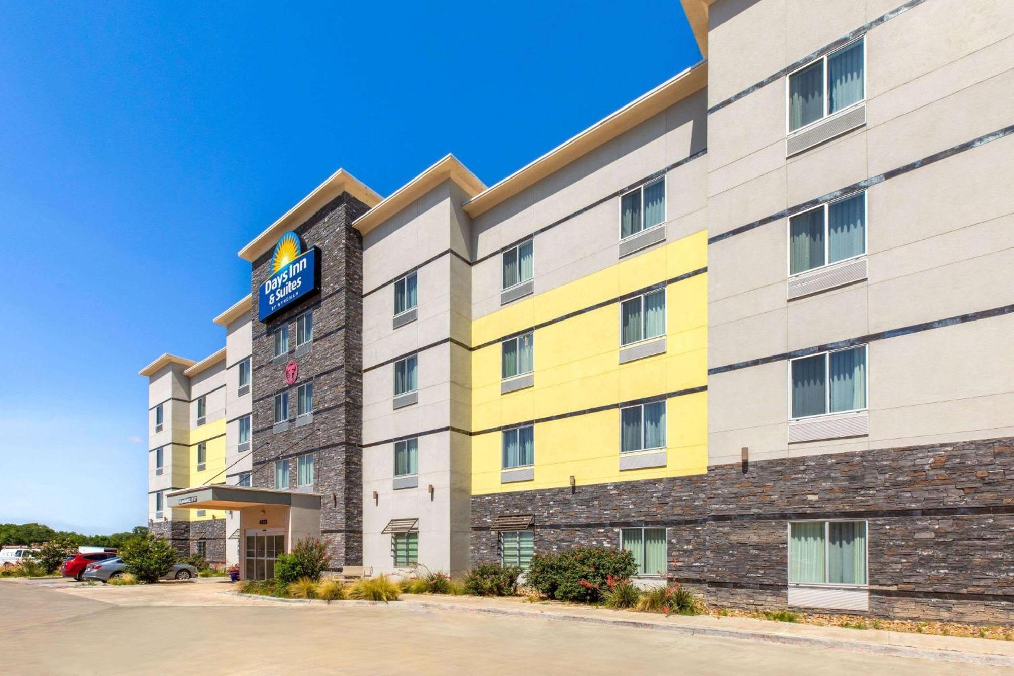Days Inn & Suites By Wyndham Lubbock Medical Center Dış mekan fotoğraf