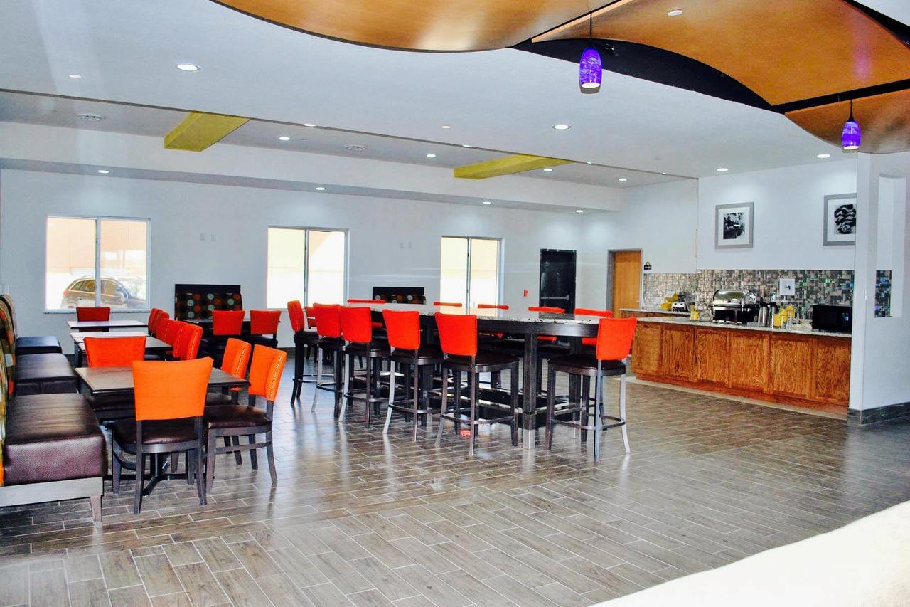 Days Inn & Suites By Wyndham Lubbock Medical Center Dış mekan fotoğraf