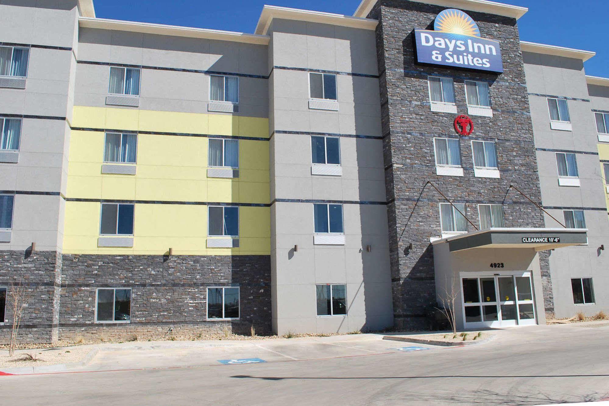 Days Inn & Suites By Wyndham Lubbock Medical Center Dış mekan fotoğraf