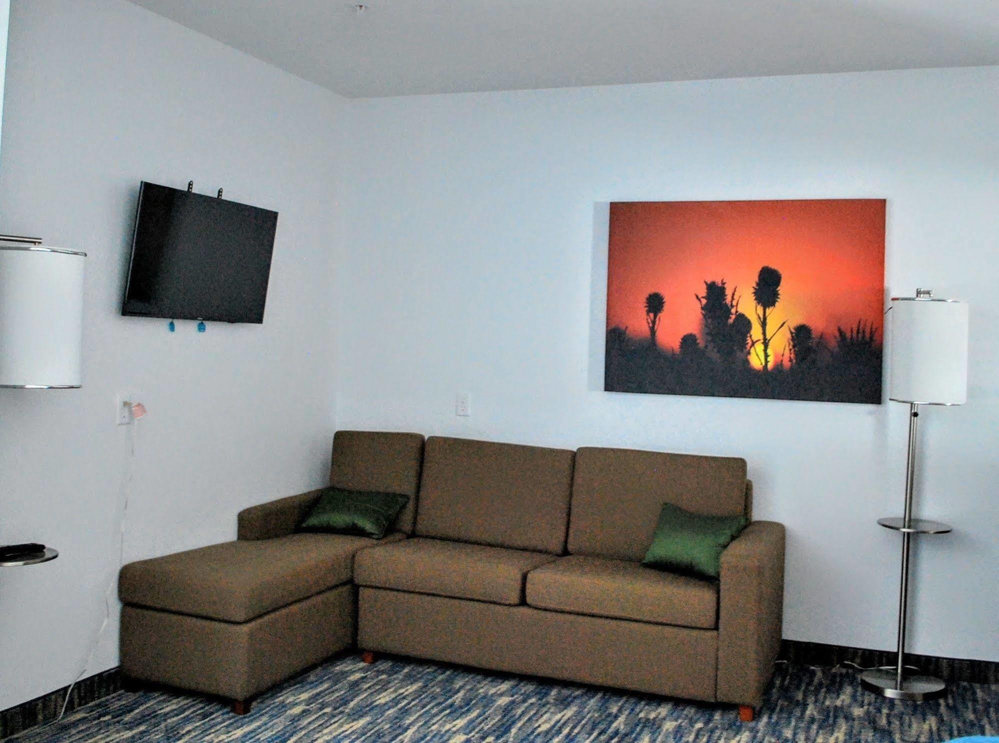 Days Inn & Suites By Wyndham Lubbock Medical Center Dış mekan fotoğraf