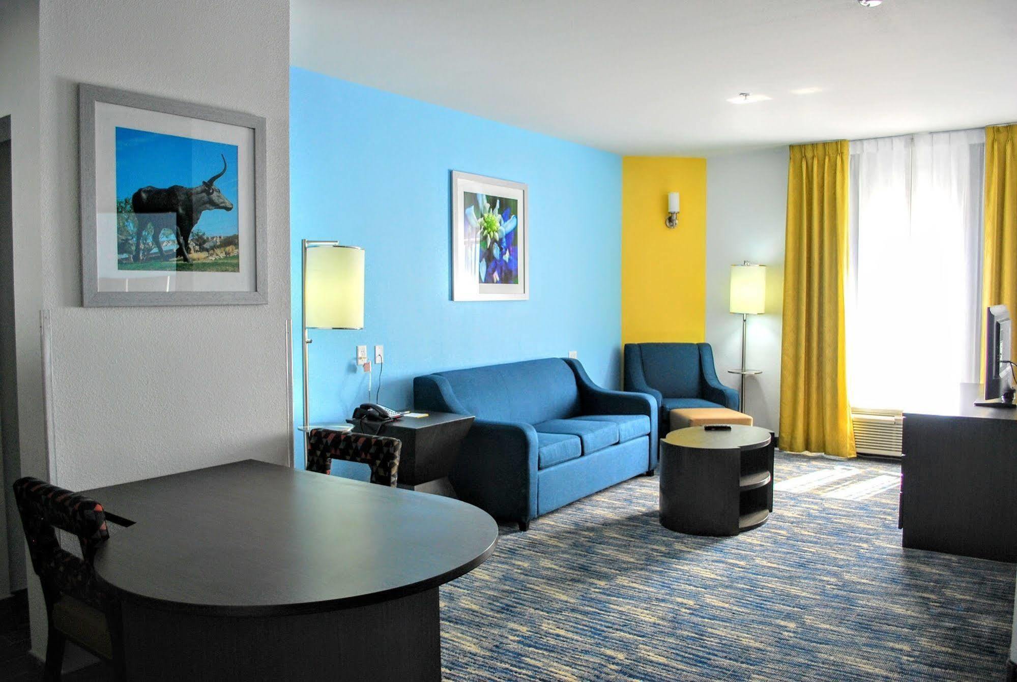 Days Inn & Suites By Wyndham Lubbock Medical Center Dış mekan fotoğraf