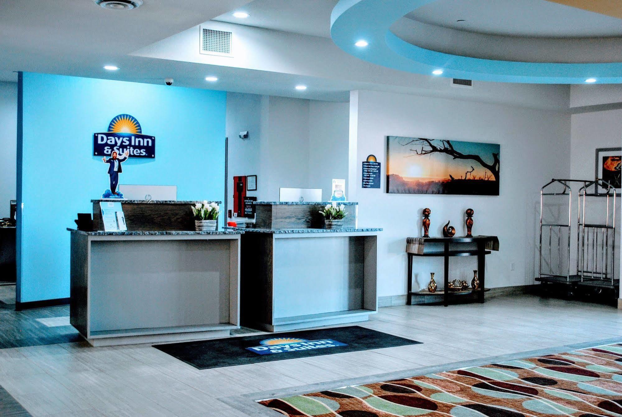 Days Inn & Suites By Wyndham Lubbock Medical Center Dış mekan fotoğraf