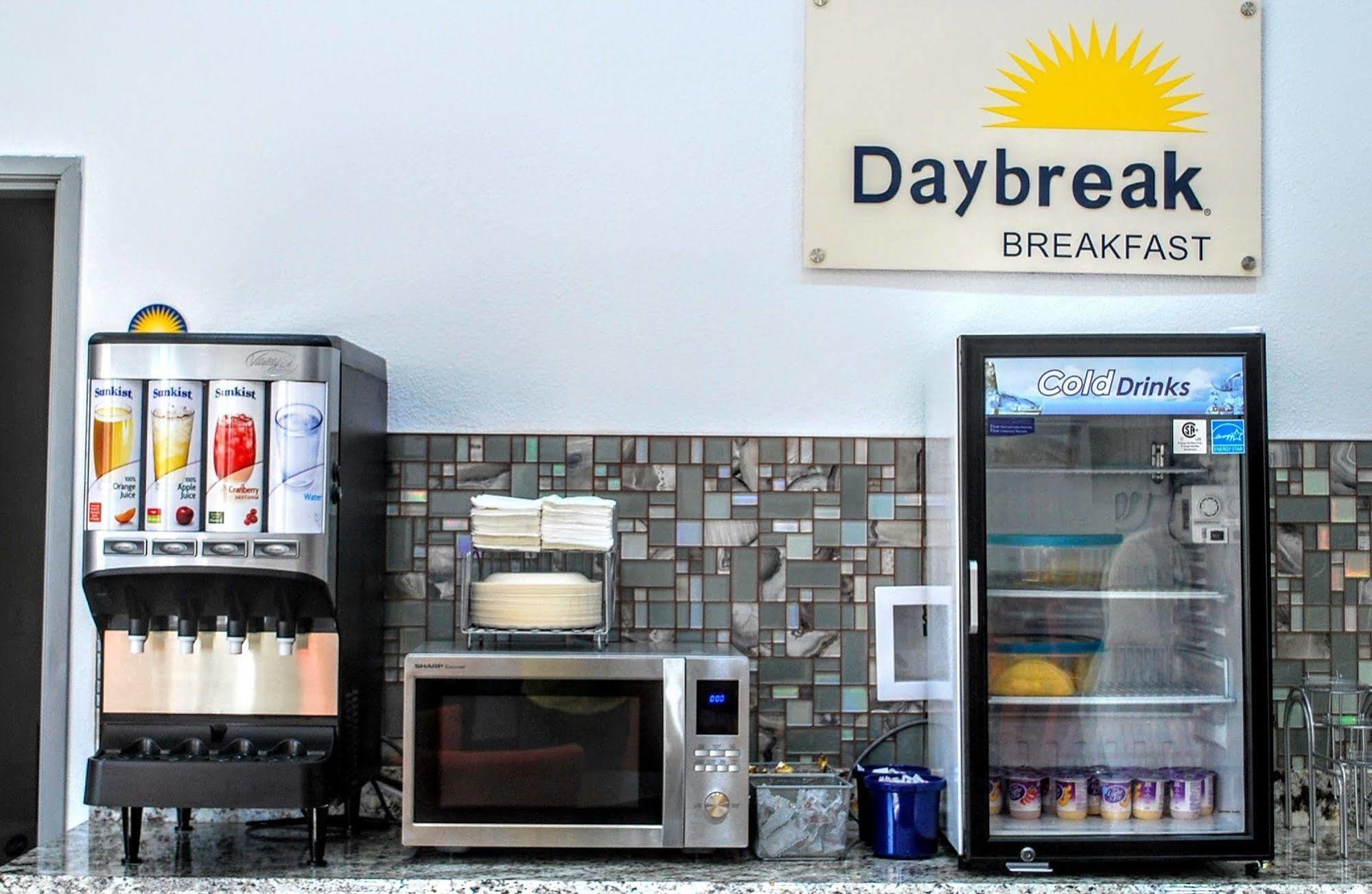 Days Inn & Suites By Wyndham Lubbock Medical Center Dış mekan fotoğraf